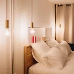 La Vie En Rose - Luxe, Calme & Hypercentre - 3* Apartment