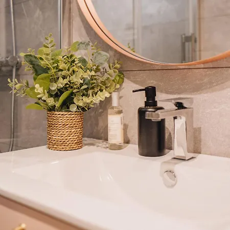 La Vie En Rose - Luxe, Calme & Hypercentre - 3* Apartment *